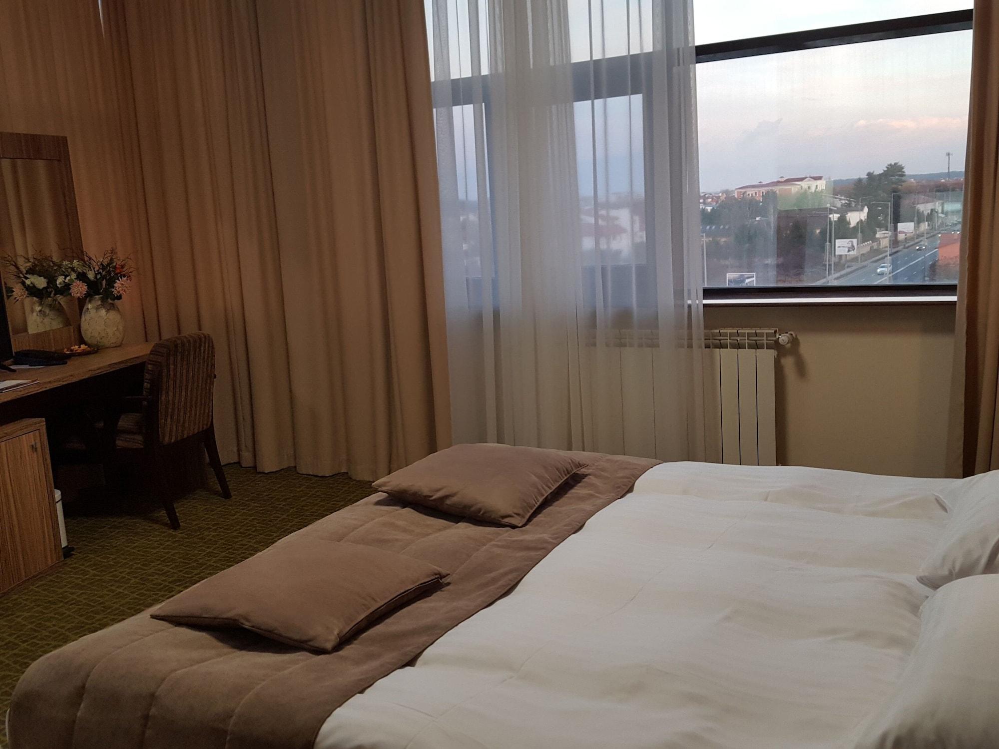 Hotel Tecadra Pipera Екстериор снимка